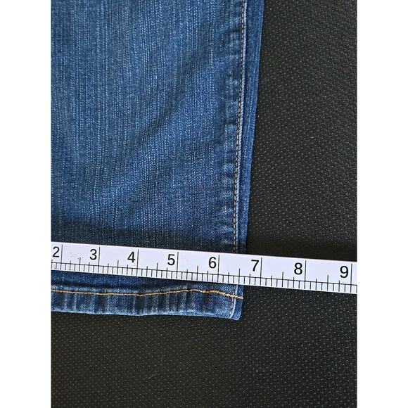 Torrid Women's Boyfriend Straight Jeans Blue 12R Whiskers, Vintage Stretch - Picture 6 of 10